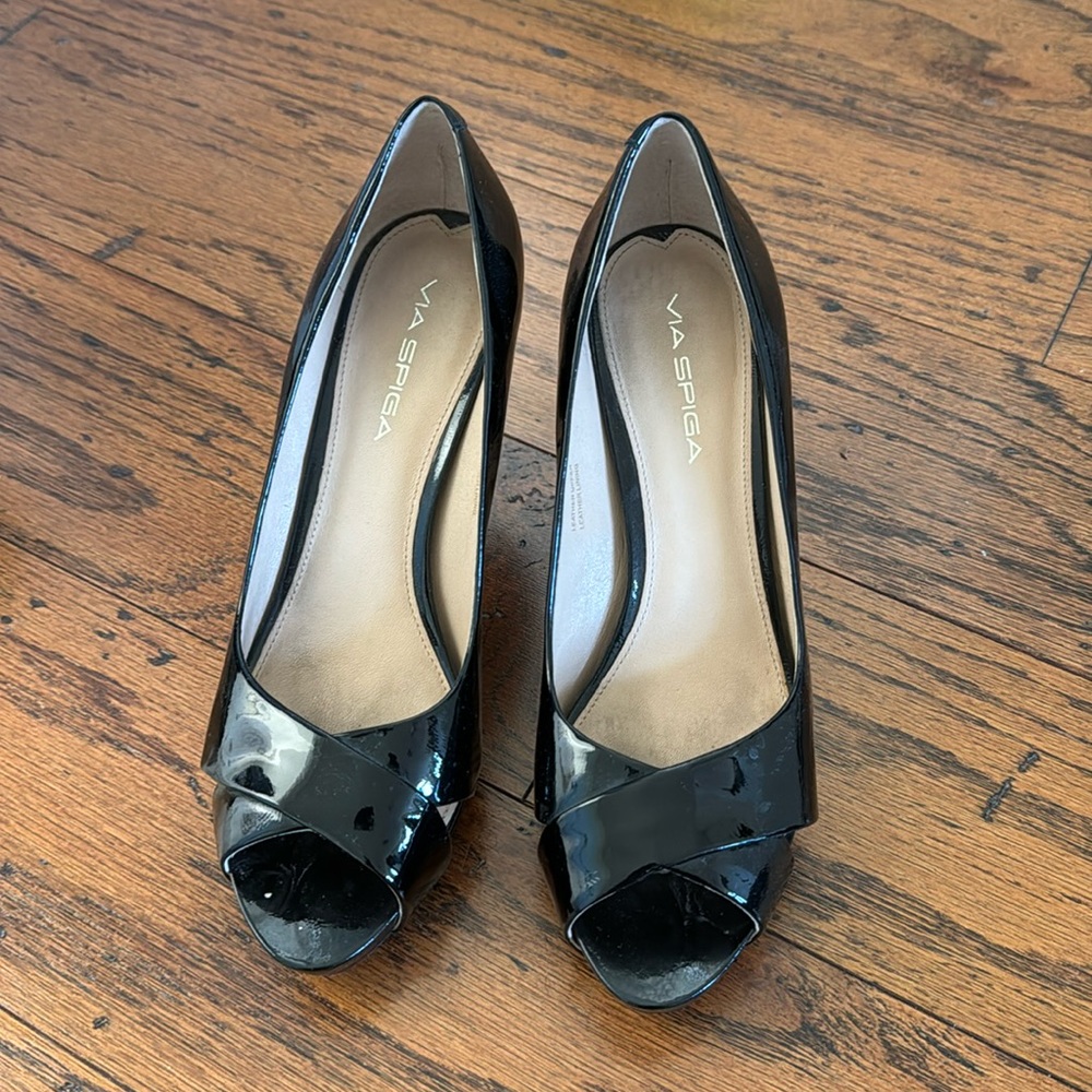 Via Spiga shoes, lacquer black, size 7 1/2